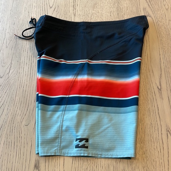 Men’s Billabong Platinum X Boardshorts - Picture 5 of 6